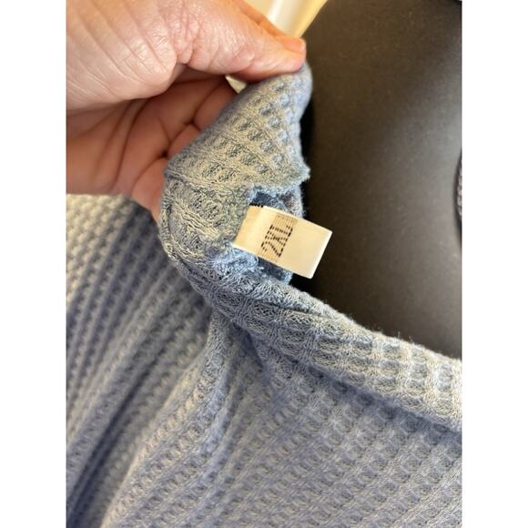 Blue Oversized Waffle Knit Shirt 2X. Slight Picks On The Front - Picture 4 of 7